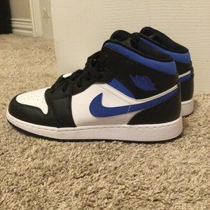 Jordan 1 Mid
